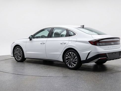 Used 2025 Hyundai Sonata SEL FWD image 6