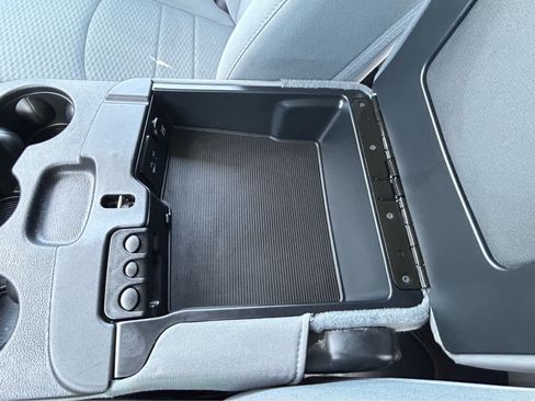 Used 2017 RAM 1500 Express RWD image 30