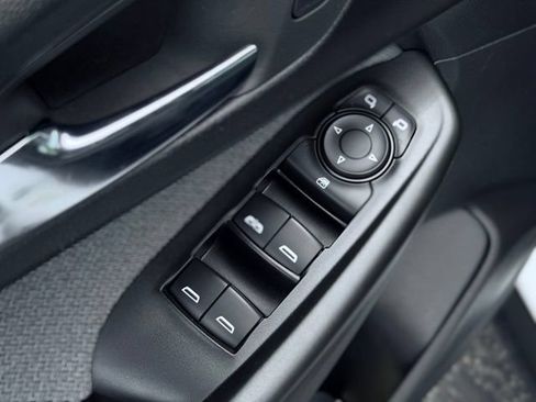 Used 2022 Chevrolet TrailBlazer LT w/ Convenience Package FWD image 12