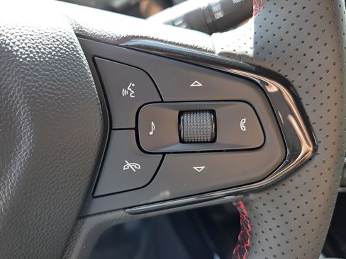 New 2026 Chevrolet Trax RS w/ Sunroof Package FWD image 26