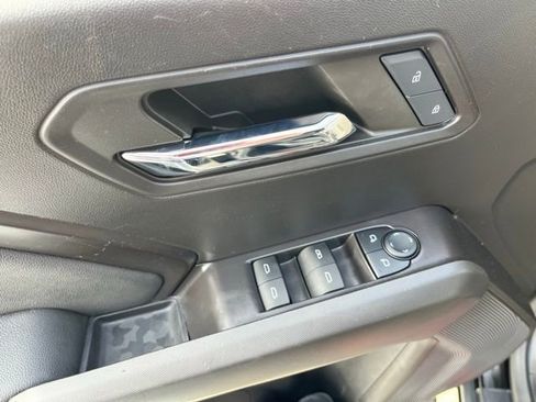 Used 2024 Chevrolet Colorado LT image 17