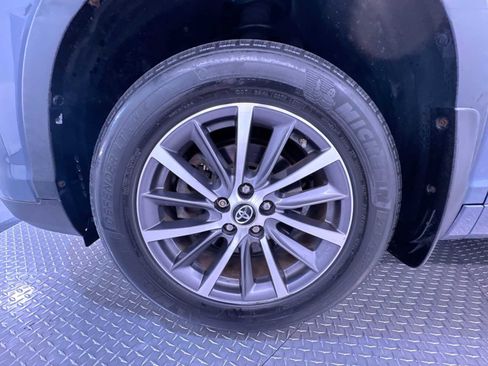 Used 2018 Toyota Highlander XLE w/ Protection Package #3 AWD/4WD image 10
