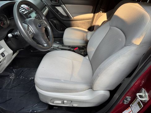 Used 2015 Subaru Forester 2.5i Premium AWD/4WD image 9