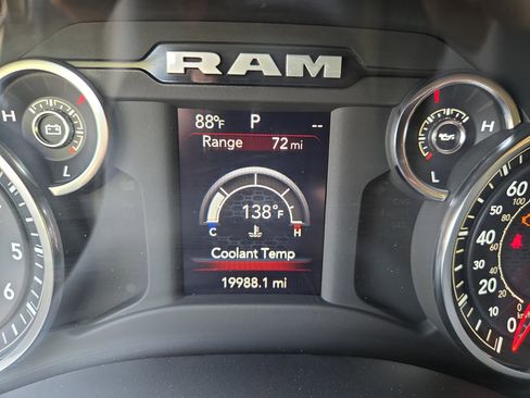 Used 2024 RAM 2500 Big Horn w/ Sport Appearance Package image 13