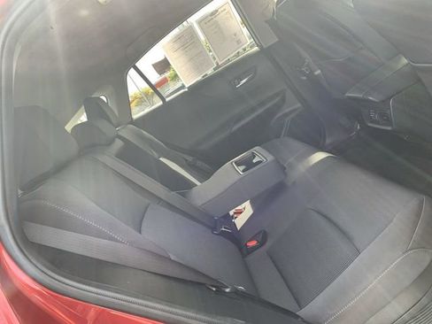 Used 2023 Toyota Venza LE image 12