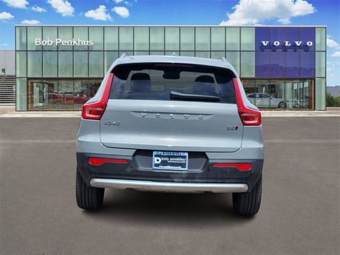 New 2025 Volvo XC40 B5 Core w/ Protection Package Premier image 4