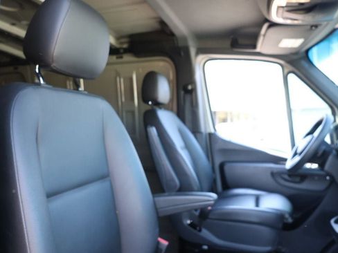 Used 2024 Mercedes-Benz Sprinter 2500 image 24