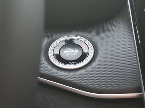 New 2025 Jeep Grand Cherokee Laredo w/ Luxury Tech Group I image 20