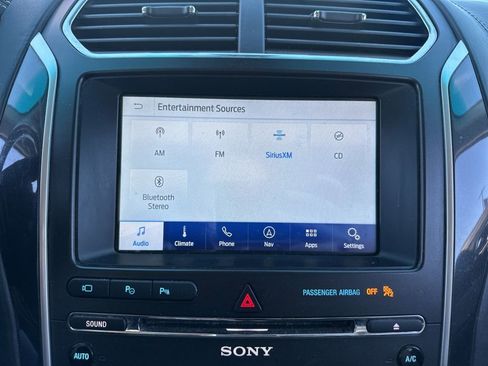 Used 2016 Ford Explorer Platinum image 38