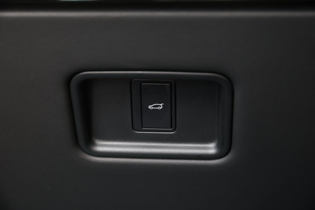New 2027 Land Rover Range Rover Sport SE AWD/4WD image 17