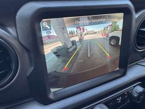 Used 2022 Jeep Gladiator Sport AWD/4WD image 26