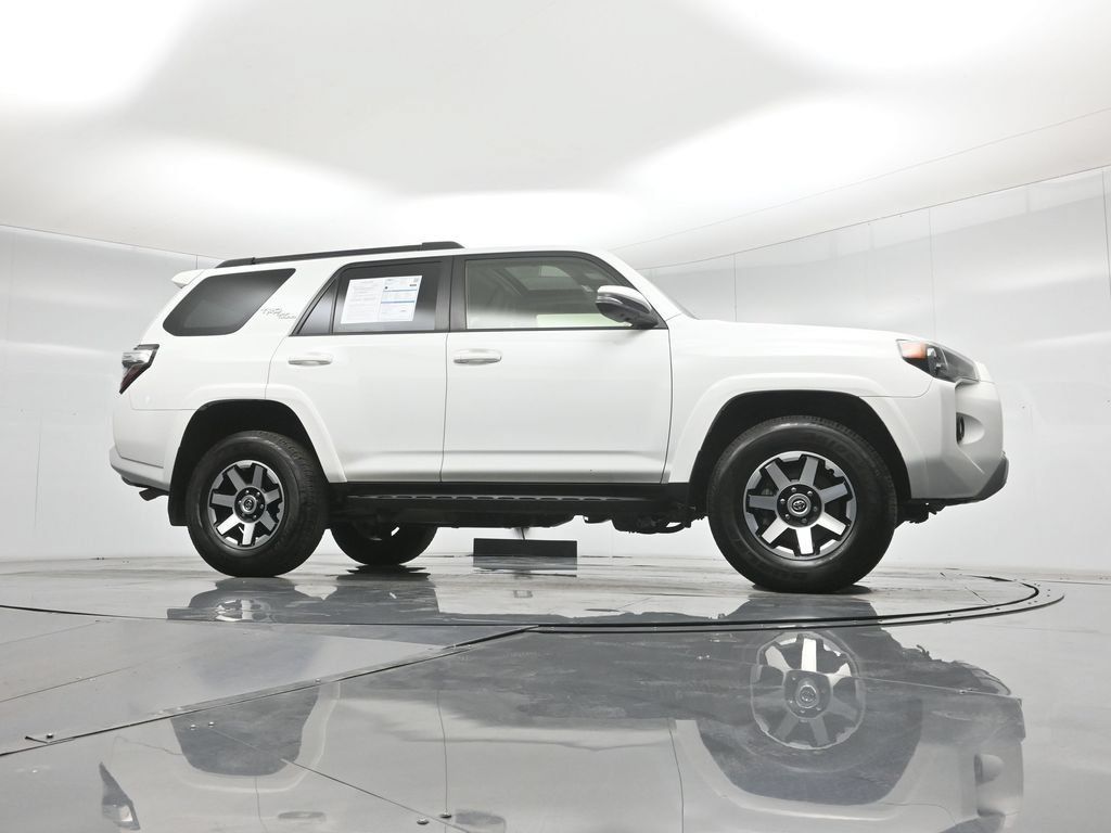 Used 2022 Toyota 4Runner TRD Off-Road Premium AWD/4WD image 4