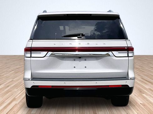 Used 2022 Lincoln Navigator Reserve AWD/4WD image 9