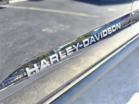 New 2026 Ford F250 Lariat w/ Black Appearance Package image 31