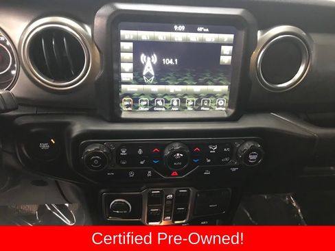 Certified 2020 Jeep Gladiator Overland image 17