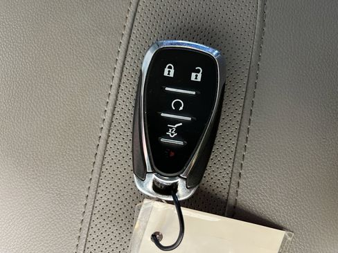Used 2019 Chevrolet Traverse Premier w/ Driver Confidence II Package FWD image 32