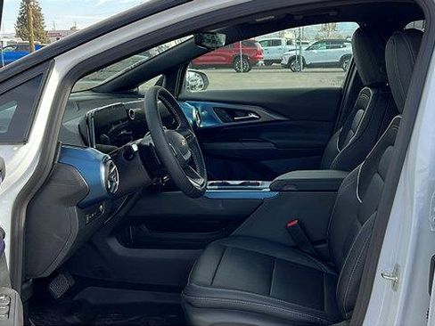 New 2026 Chevrolet Equinox EV LT image 28