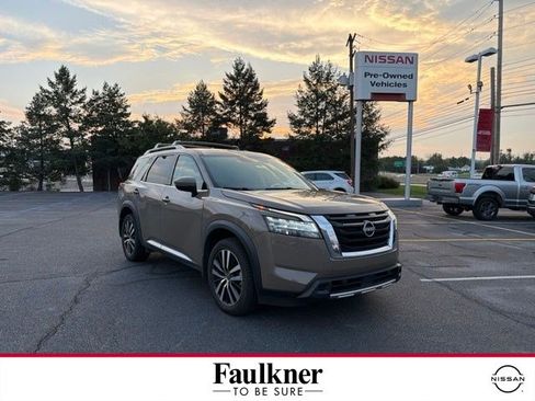 Certified 2023 Nissan Pathfinder Platinum AWD/4WD image 1