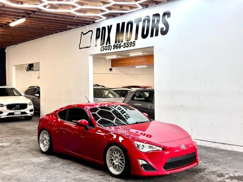 Used 2013 Scion FR-S RWD image 1
