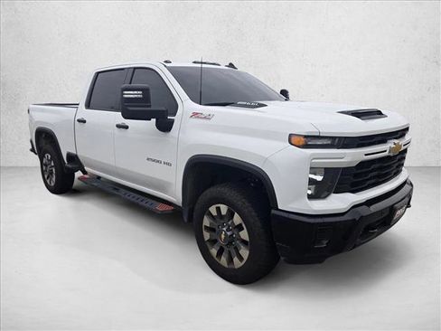 Used 2025 Chevrolet Silverado 2500 Custom w/ Custom Value Package AWD/4WD image 3