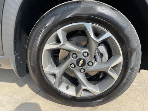 Used 2024 Chevrolet Trax LT w/ Driver Confidence Package FWD image 29