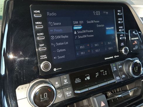 Used 2022 Toyota Highlander XLE image 20