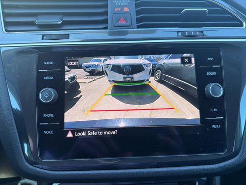 Used 2021 Volkswagen Tiguan SE w/ 3rd Row Seat Package AWD/4WD image 30