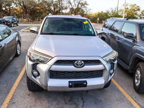 Used 2015 Toyota 4Runner SR5 image 5