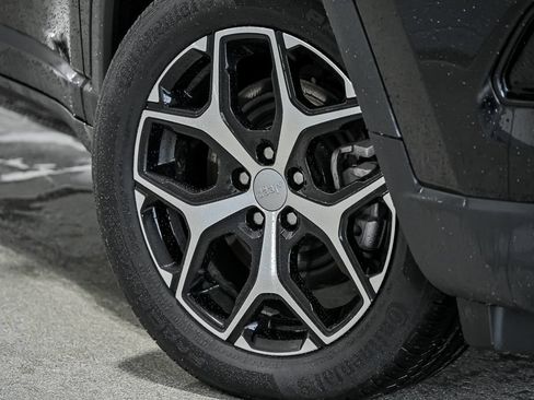 Used 2024 Jeep Compass Limited AWD/4WD image 4