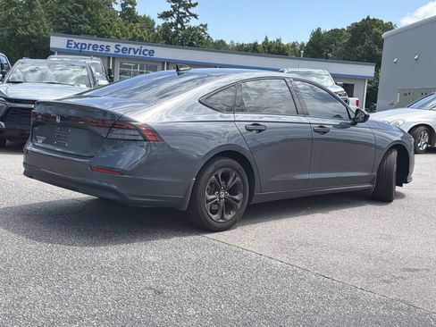 Used 2025 Honda Accord SE image 12