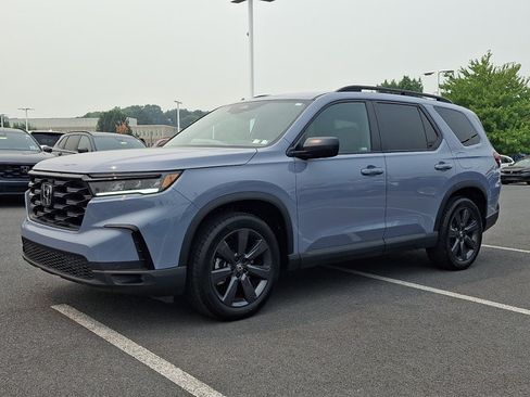 Certified 2025 Honda Pilot Sport image 4