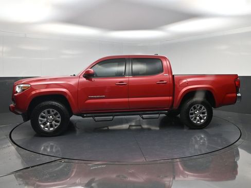 Used 2019 Toyota Tacoma SR5 RWD image 3