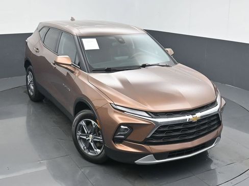 Used 2023 Chevrolet Blazer LT w/ Driver Confidence Package image 38