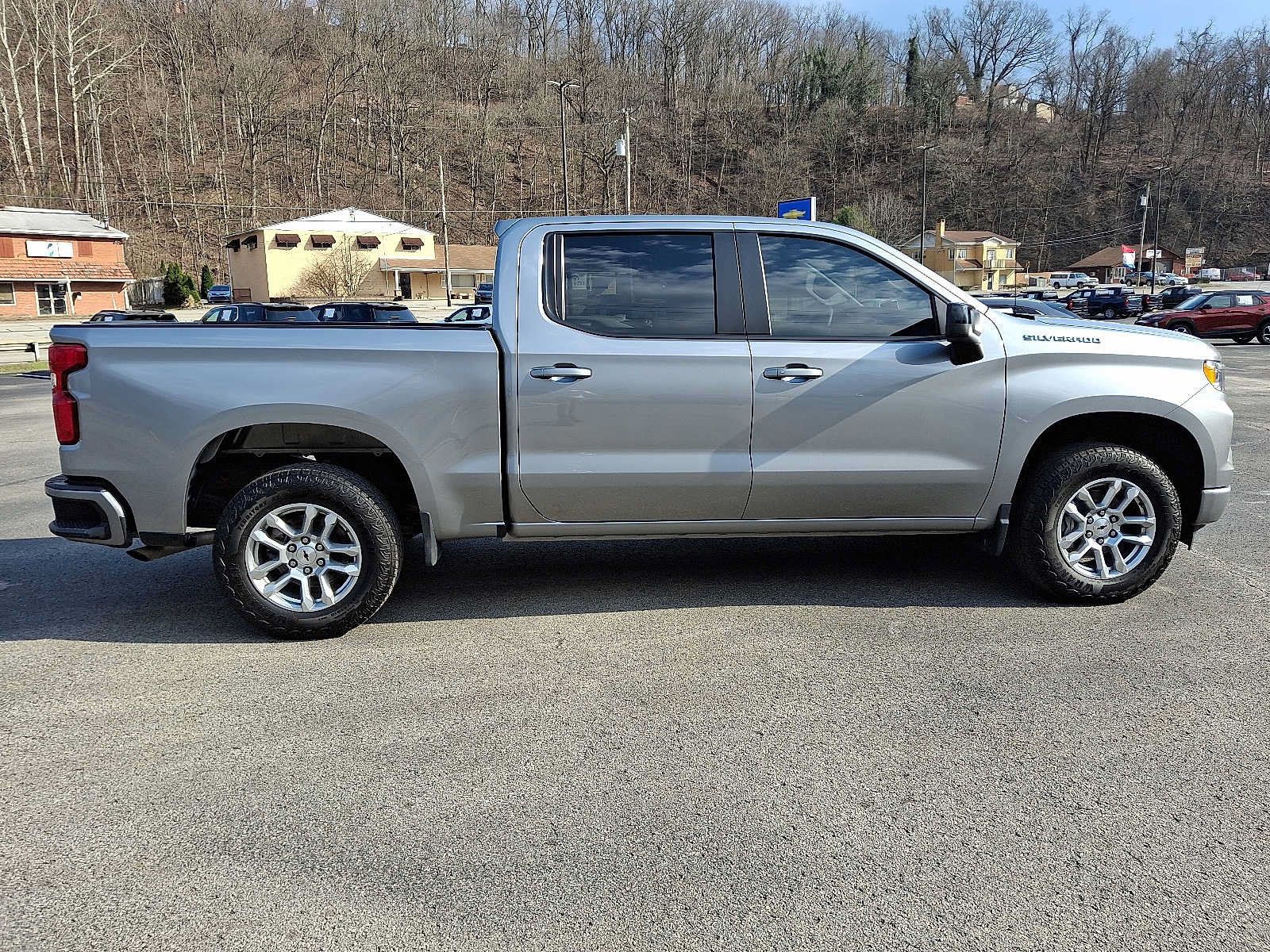Used 2024 Chevrolet Silverado 1500 RST AWD/4WD image 7