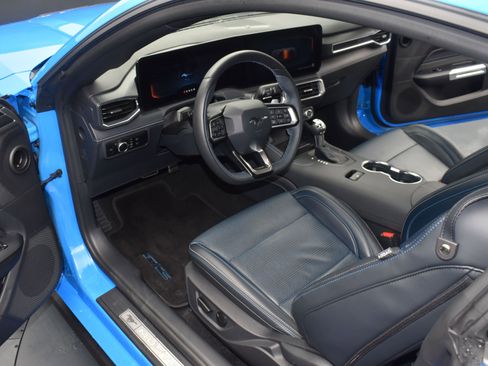 Used 2024 Ford Mustang GT Premium image 11