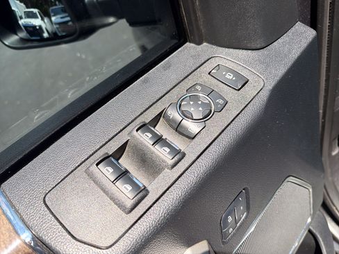 Used 2017 Ford F250 Lariat w/ Lariat Value Package AWD/4WD image 15