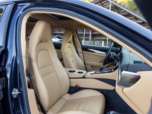 Certified 2022 Porsche Panamera image 57