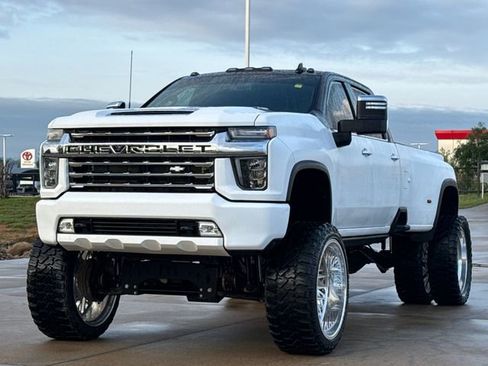 Used 2021 Chevrolet Silverado 3500 LTZ w/ LTZ Convenience Package AWD/4WD image 3