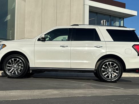 Used 2021 Ford Expedition Limited image 6