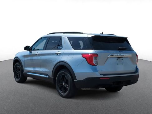 Used 2021 Ford Explorer XLT w/ Class III Trailer Tow Package AWD/4WD image 6