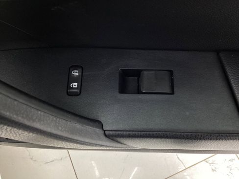 Used 2014 Toyota Corolla S image 39