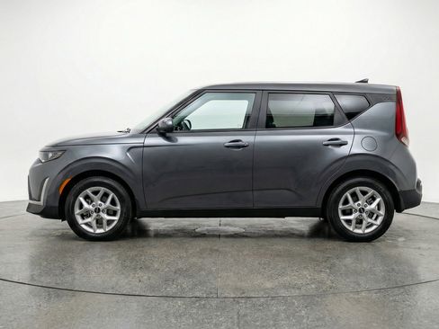 Used 2025 Kia Soul LX w/ LX Technology Package image 5