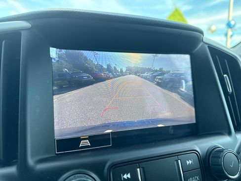 Used 2023 GMC Terrain SLT FWD image 12
