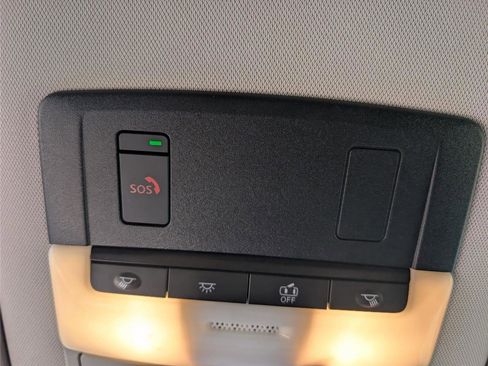 Used 2022 Nissan Pathfinder SL w/ SL Black Package image 17