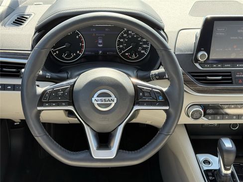 Used 2020 Nissan Altima 2.0 Platinum image 17