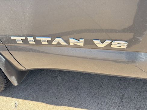 Used 2020 Nissan Titan SV w/ SV Convenience Package image 11