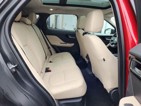 Used 2017 Jaguar F-PACE Premium image 17