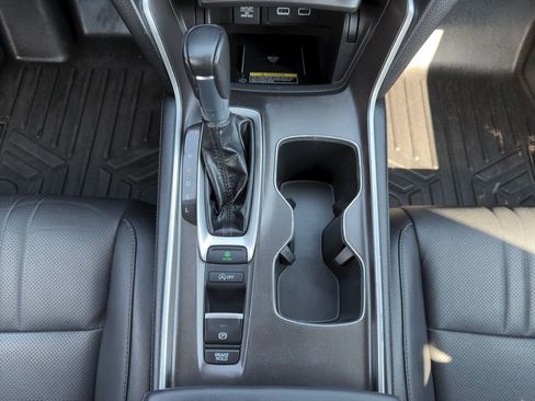 Used 2022 Honda Accord EX-L image 2