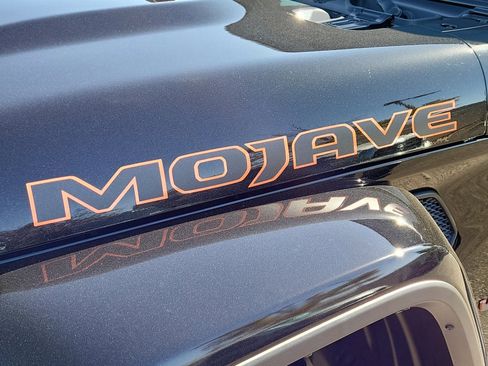 New 2025 Jeep Gladiator Mojave image 27