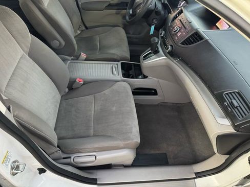 Used 2014 Honda CR-V LX image 12